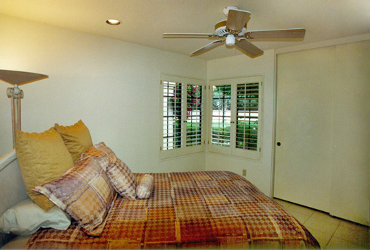 Second bedroom suite